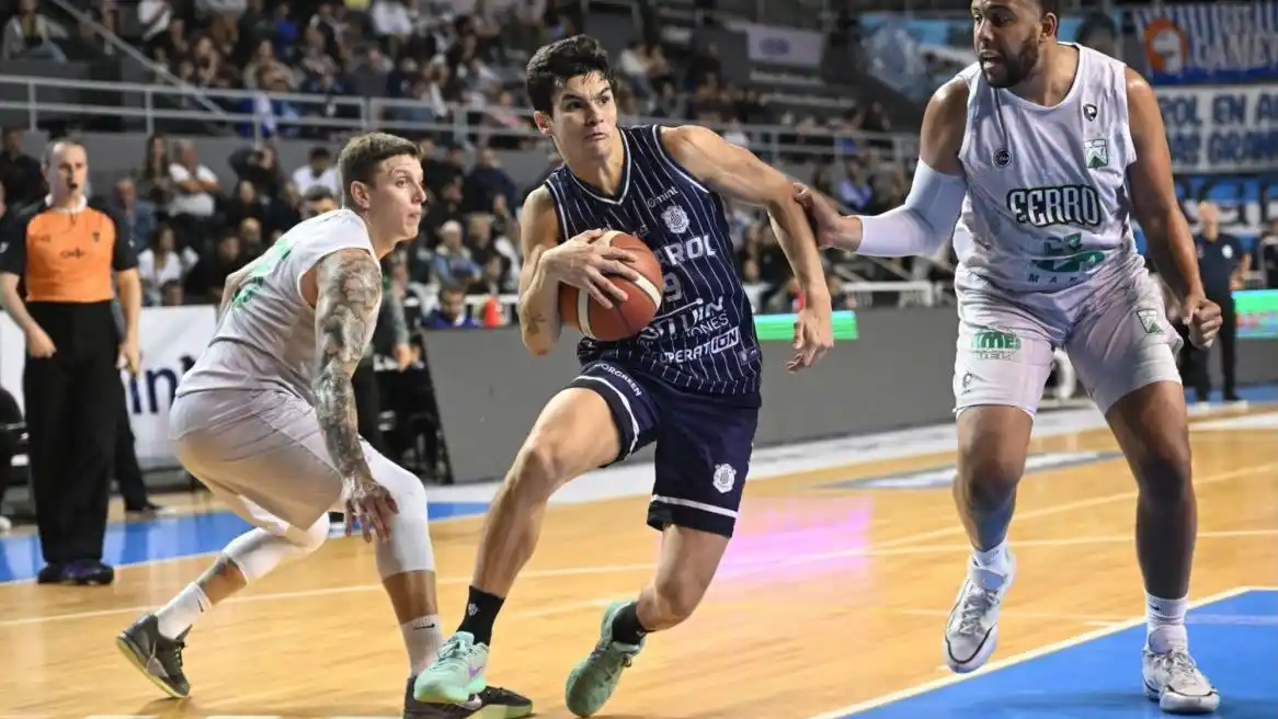 Comienza la serie entre Ferro-Peñarol de los play off de reclasificación. Foto: Prensa LNB