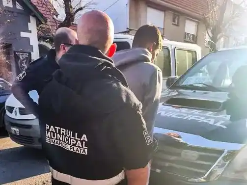 La Patrulla Municipal detuvo a un trapito que intentaba robar una camioneta