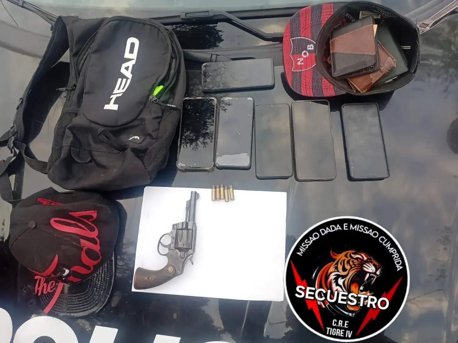 Cuatro detenidos tras un robo, el recupero de una camioneta y el secuestro de un arma en Rosario