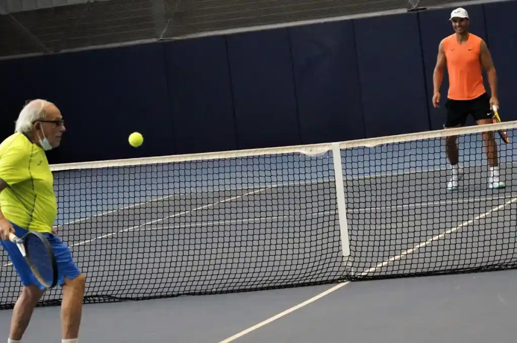 Rafa Nadal le cumplió el sueño a un tenista de 97 años