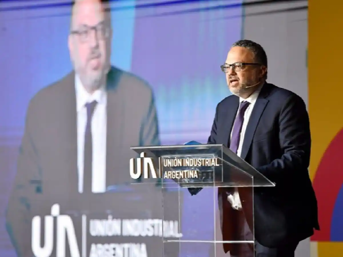 Kulfas: "El 62% de los sectores industriales produce más que en 2019"