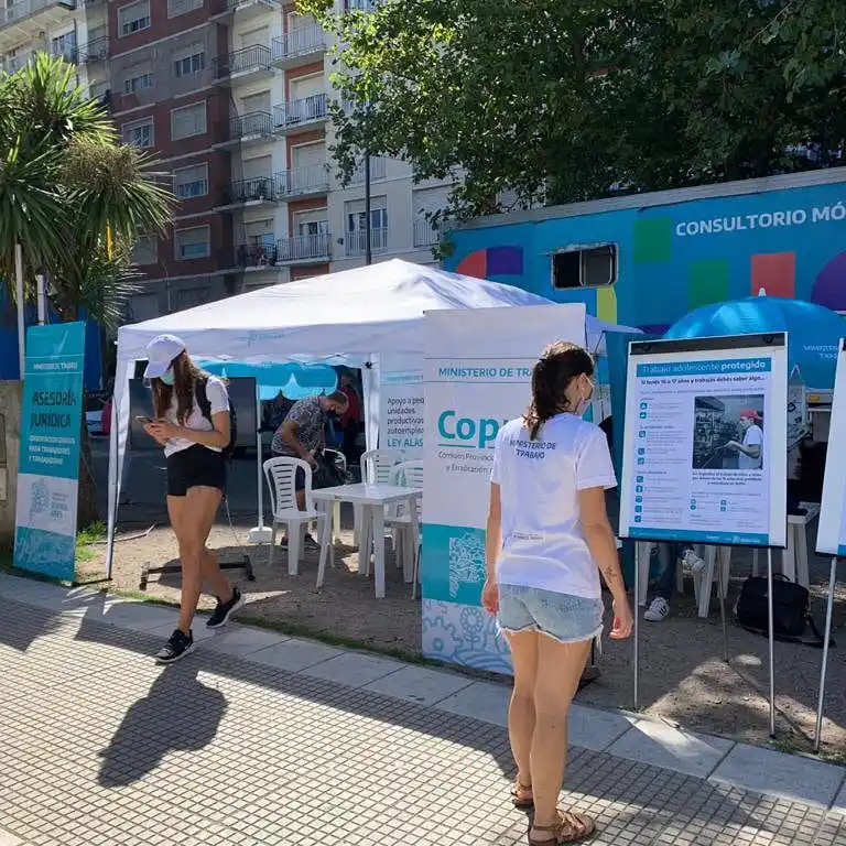 El Ministerio de Trabajo bonaerense instaló puntos de atención en la Costa Atlántica