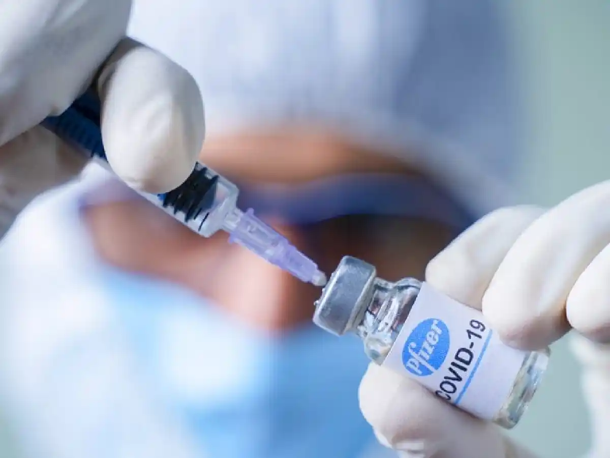 El Gobierno dijo que las primeras vacunas de Pfizer "van a llegar a partir de septiembre"