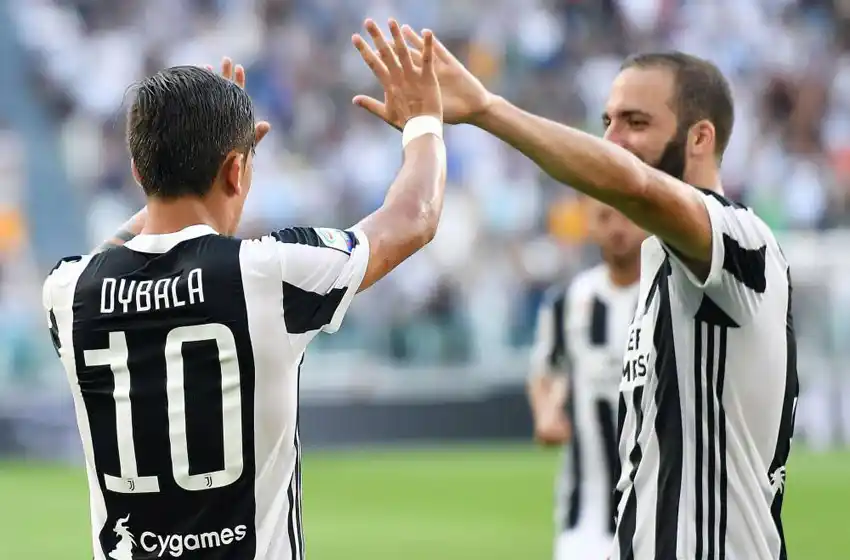 La «Juve» goleó con tantos de la dupla argentina