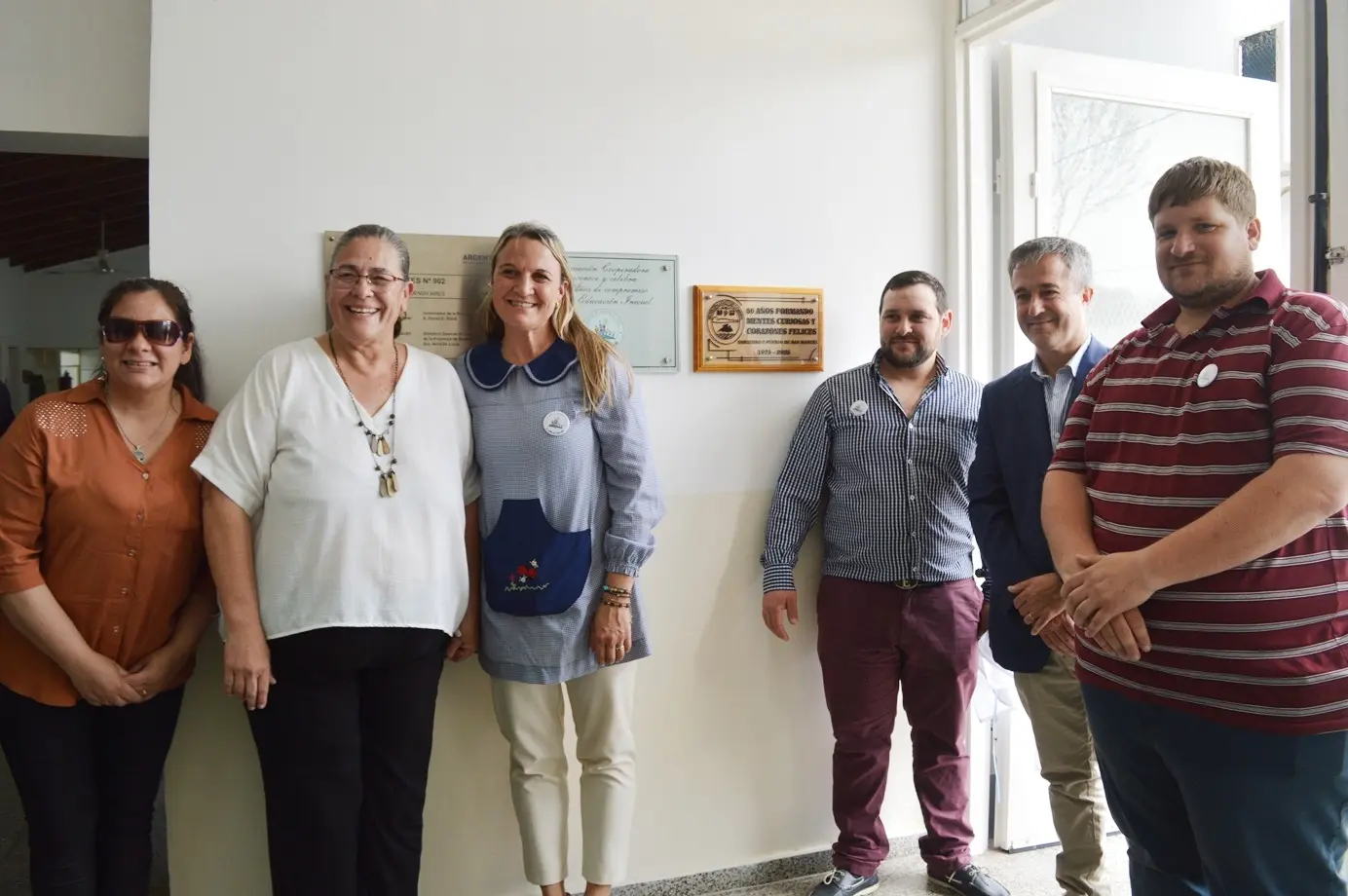 Placa alusiva. Descubrieron autoridades del Jardín junto al intendente Pablo Barrena
