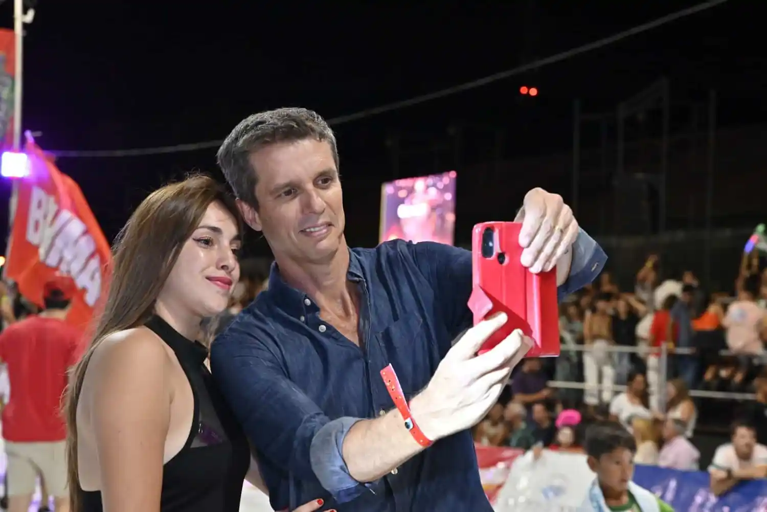 La joven que aparece en el video con el intendente de Concordia negó haber sido manoseada