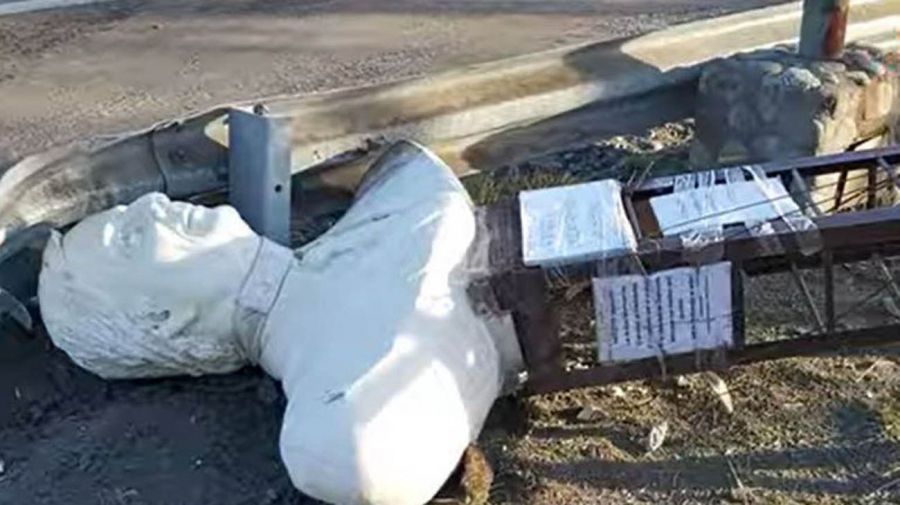 Vandalizaron el busto itinerante de Néstor  Kirchner