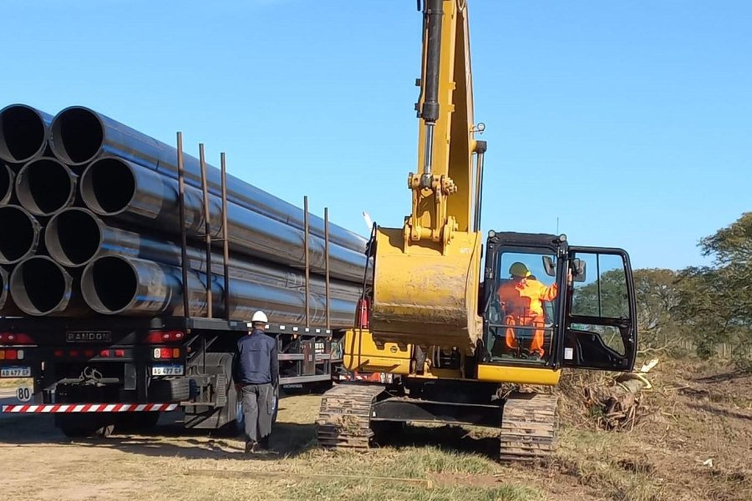 Llegaron los primeros caños para avanzar con la obra del acueducto San Javier – Tostado