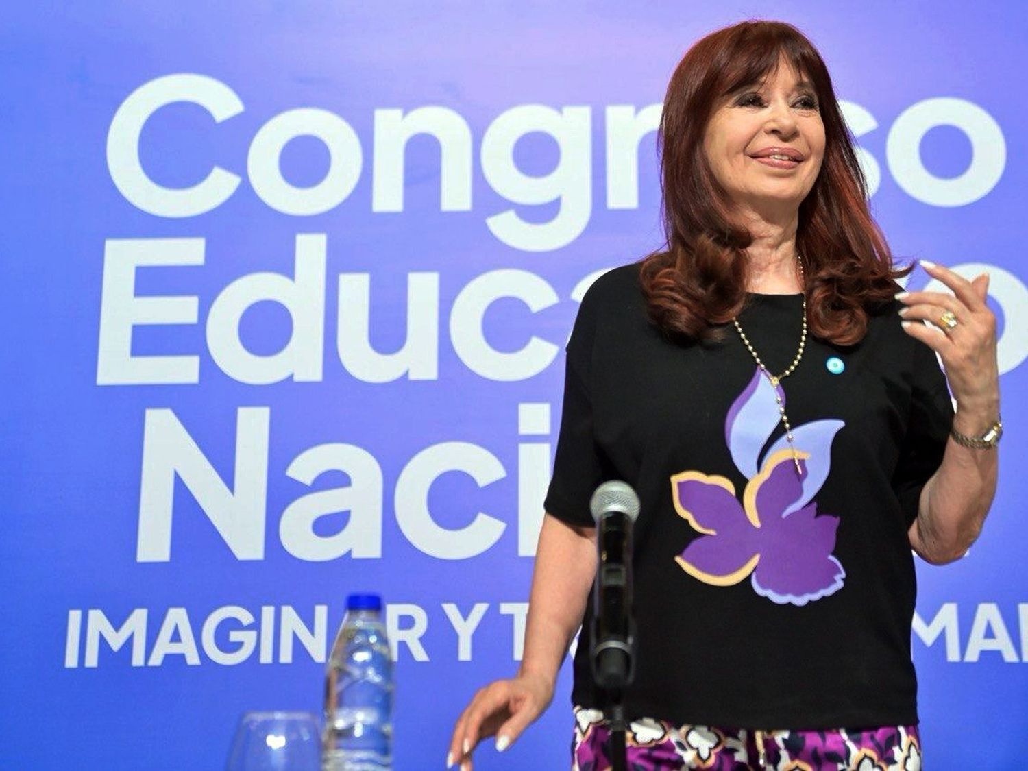 Cristina Kirchner dijo que el Presidente “no se la banca solo”