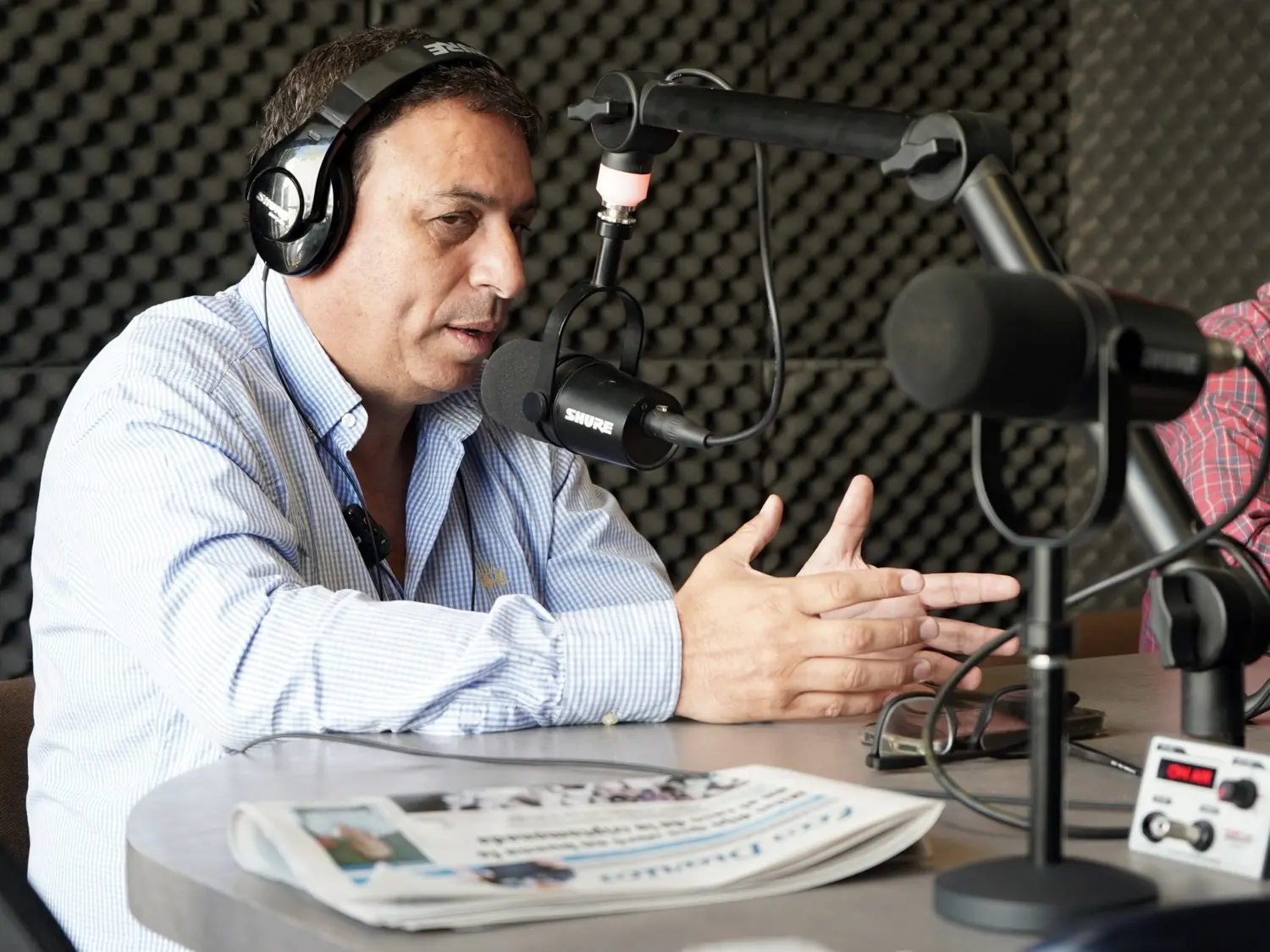 El abogado Marcos García, de Uatre, en los estudios de Ecos Radio
