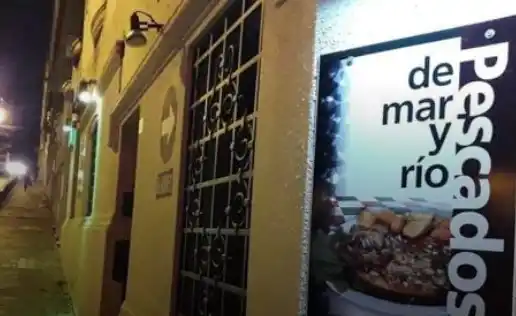 Un restaurante rosarino ofrece a los clientes llevar su propio vino