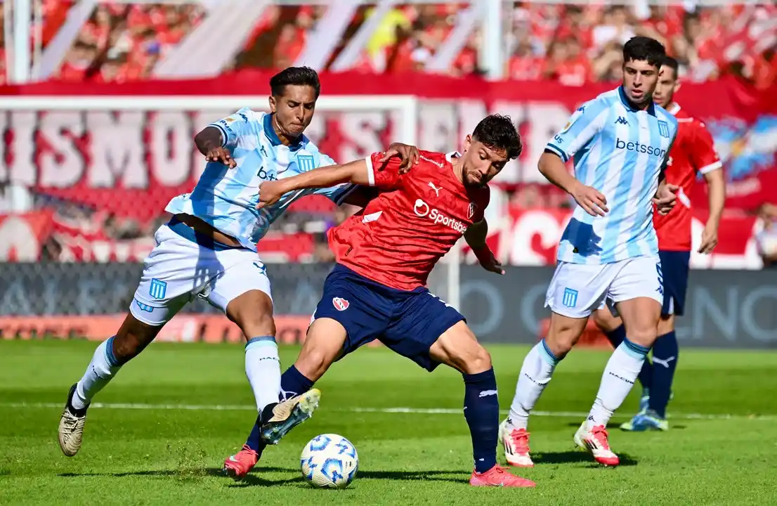 Racing e Independiente peuden enfrentarse en octavos de final del Torneo Apertura.