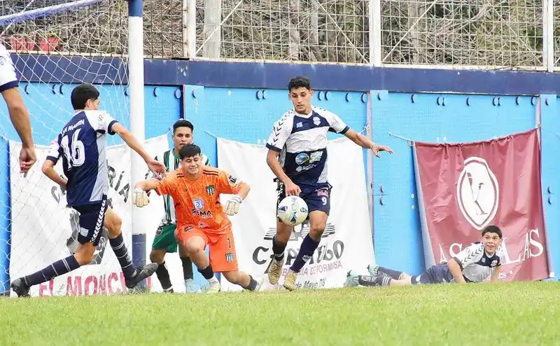 San Martín aplastó a
Villa Jardín y se ilusiona