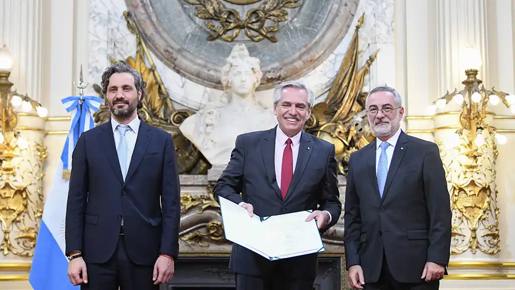 El Presidente recibió las cartas credenciales de 25 nuevos embajadores