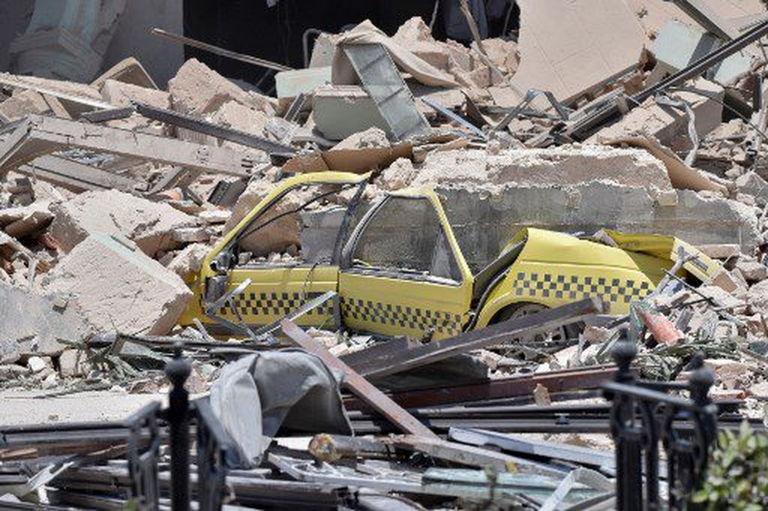 ¿ACCIDENTE? 8 muertos y 30 heridos deja explosión en hotel de  La Habana