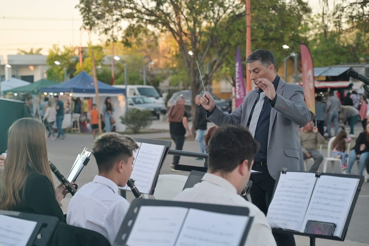 Banda Municipal de Música de Arroyito en la feria de artesanías