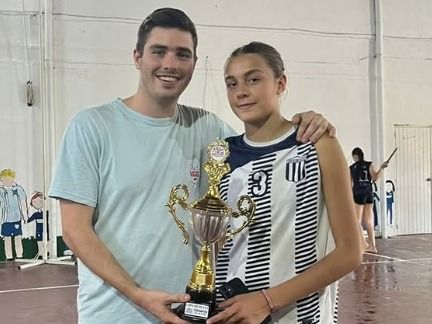 Ernestina Remezzano  convocada para Preselección Entrerriana Sub-14 de Voley