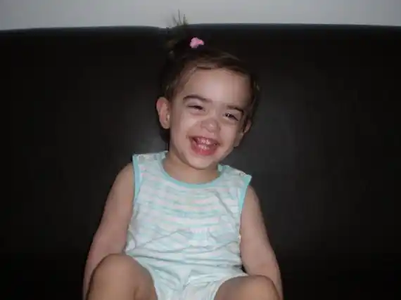 Victoria necesita viajar a China para hacer un tratamiento médico