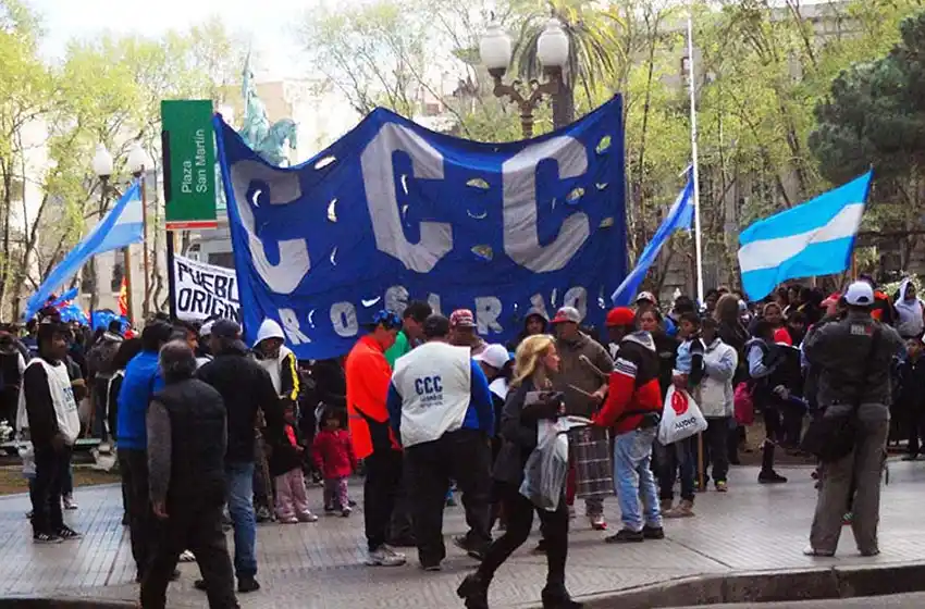 Organizaciones sociales realizan siete cortes de tránsito en Rosario y la región