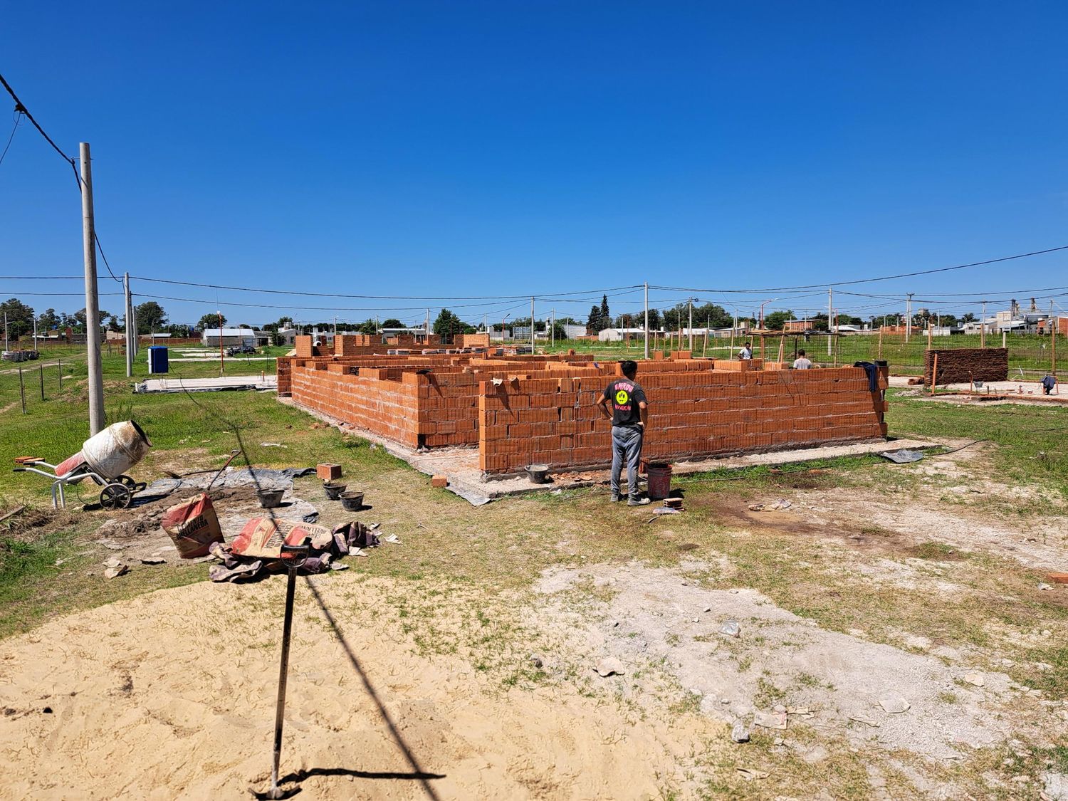 Avanza la construcción del complejo habitacional.