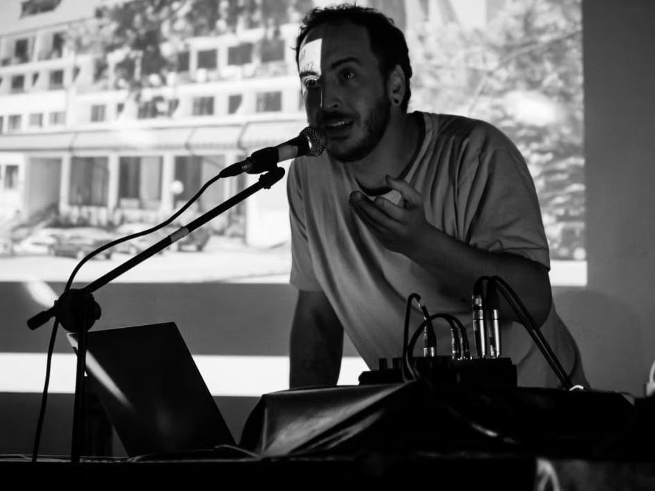 Tomás Schuliaquer, una de las nuevas expresiones de la literatura contemporánea. Foto: Gentileza