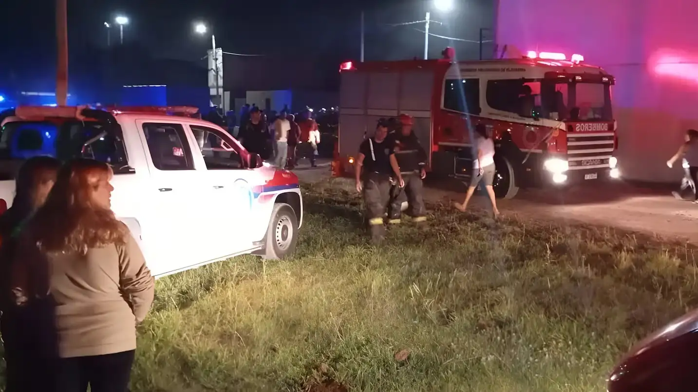 Tragedia en Olavarría: un incendio en un geriátrico dejó dos muertos y 37 heridos. (Foto: gentileza Central de Noticias).