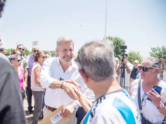 Frigerio inauguró la rotonda de ingreso a Rosario del Tala sobre la ruta 39 y anunció más obras