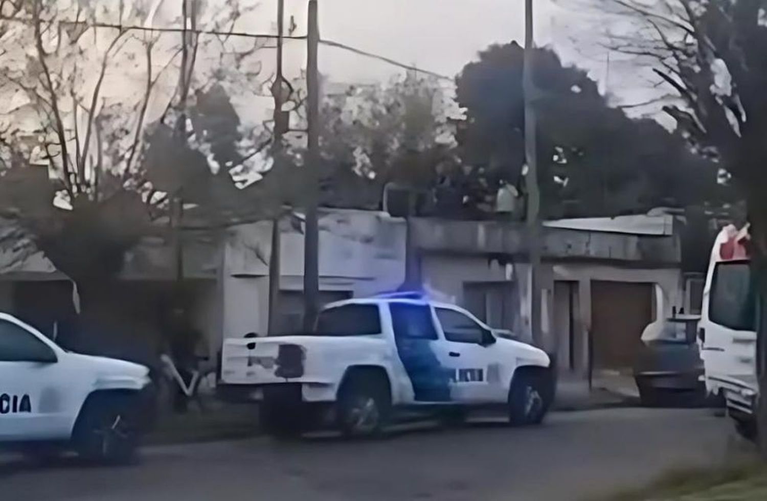 Un nene de 12 años subió descalzo al techo de su casa para celebrar el gol del Boca y murió electrocutado