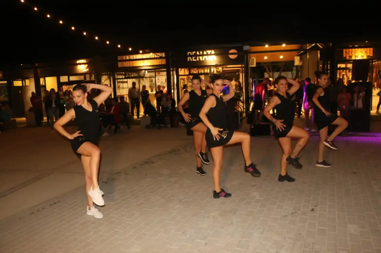 El grupo Lady Fusión participará hoy en un certamen nacional de bachata