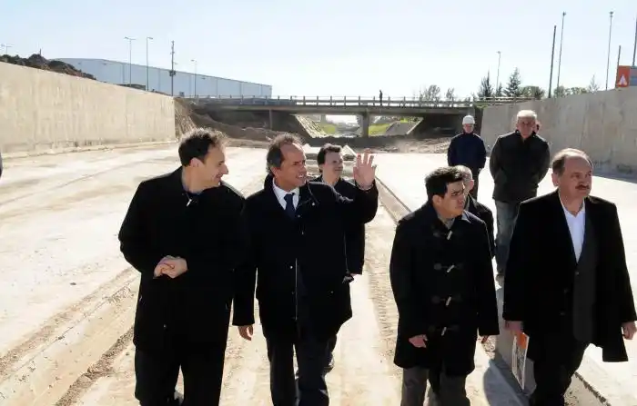 La Plata: Scioli recorrió obras en el arroyo El Gato