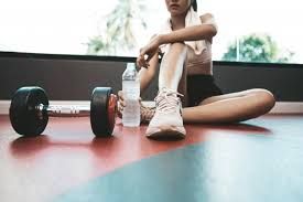 Mantente activo y con más energía con estos 5 hábitos diarios
