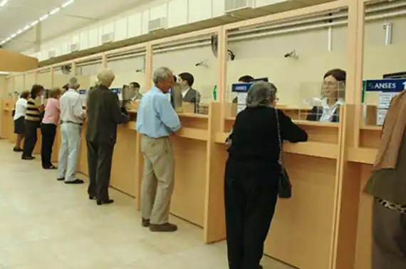 Sin moratoria, entre 720.000 y 800.000 personas no podrán jubilarse