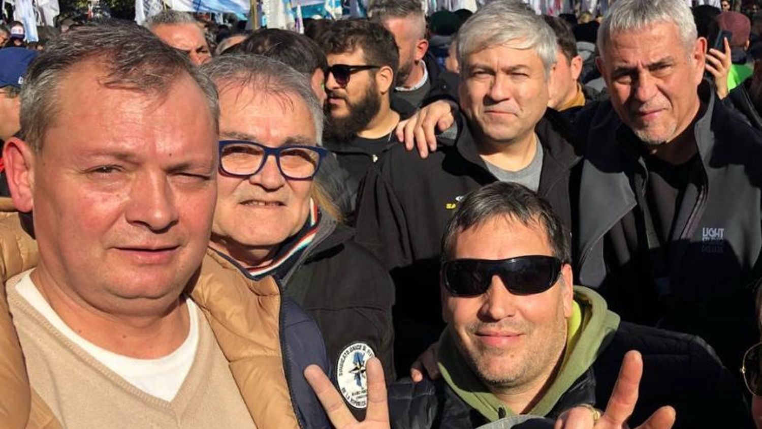 Todos unidos. Paulo Nielsen (Aecn), Mario Coste (Fleteros), Alberto Peralta (Camioneros) y Jorge Ferraresi, intendente de Avellaneda.