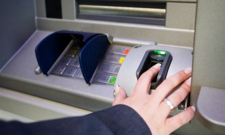 Los cajeros automáticos incorporarán la opción de operar con lectores de huellas digitales