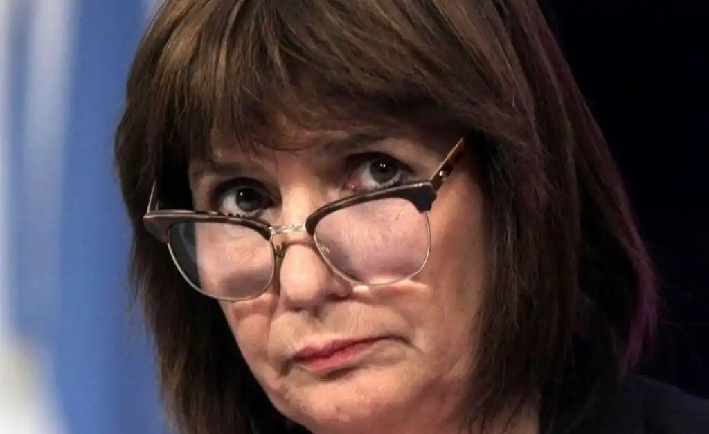 Patricia Bullrich propuso eliminar planes sociales y el Gobierno salió al cruce