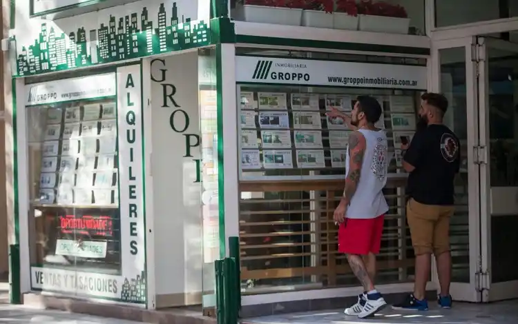 El sector inmobiliario propone una “tarjeta AlquilAr” para subsidiar a los inquilinos