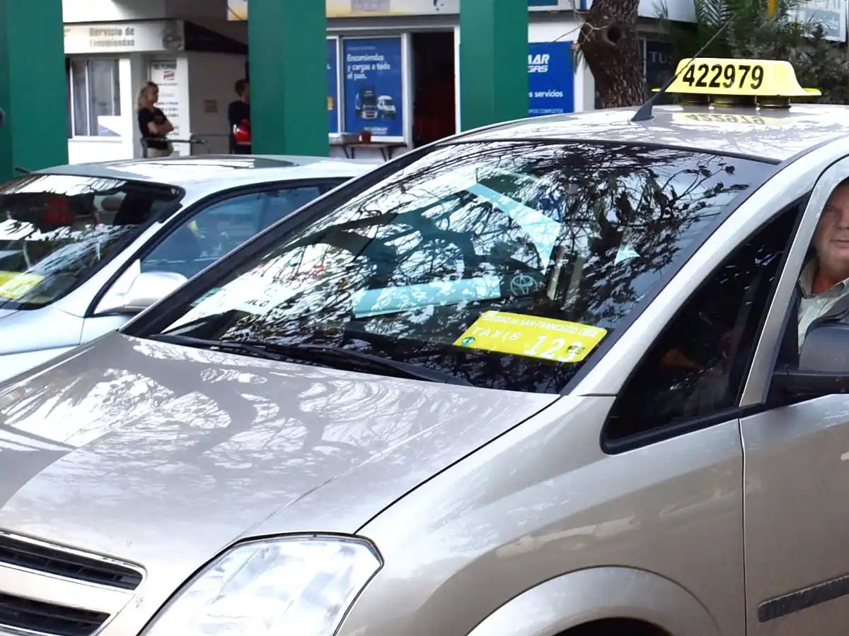 Los taxistas celebran su día con el sueño del museo propio 