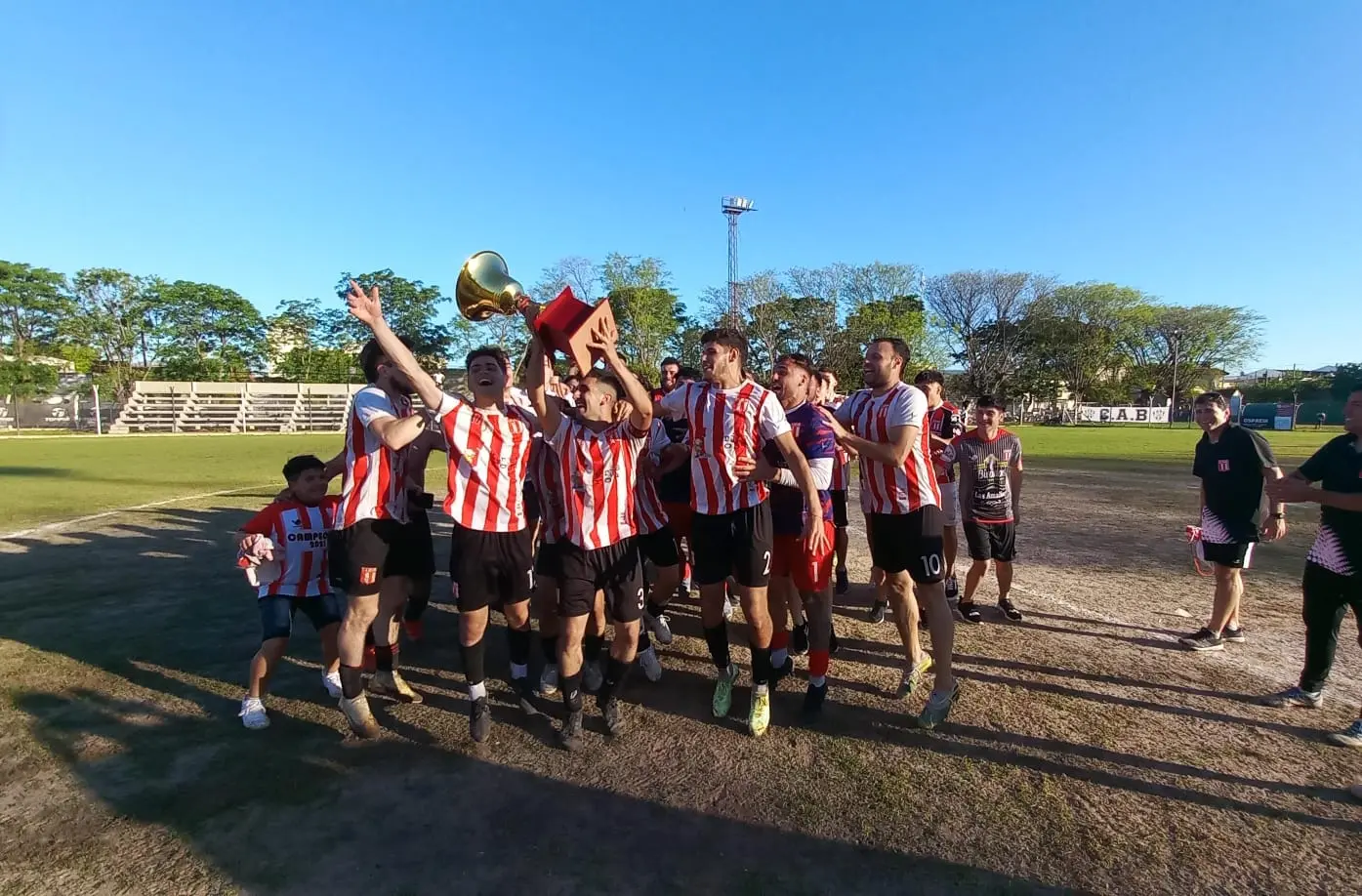 Fútbol local: Paraná es el campeón del torneo clausura