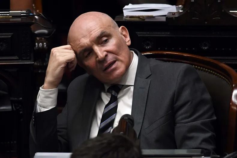 Espert se contradijo en menos de 24 horas