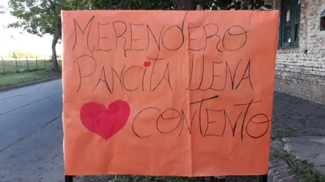 Merendero Pancita Llena hace una choripaneada para comprar útiles escolares