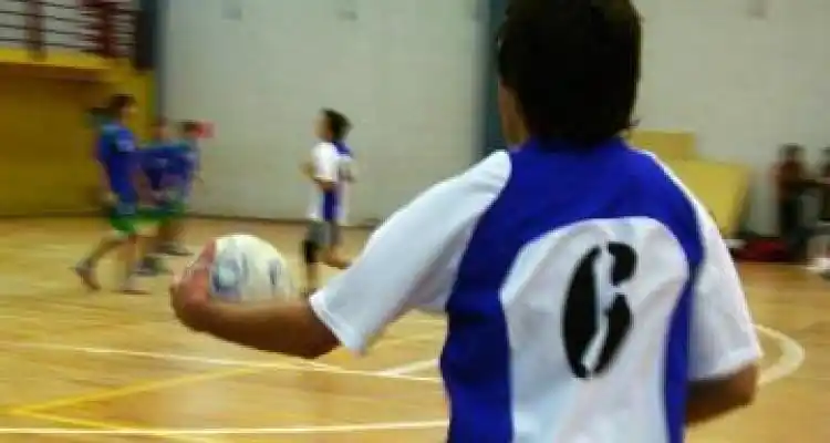 Encuentro de handball en el Estadio