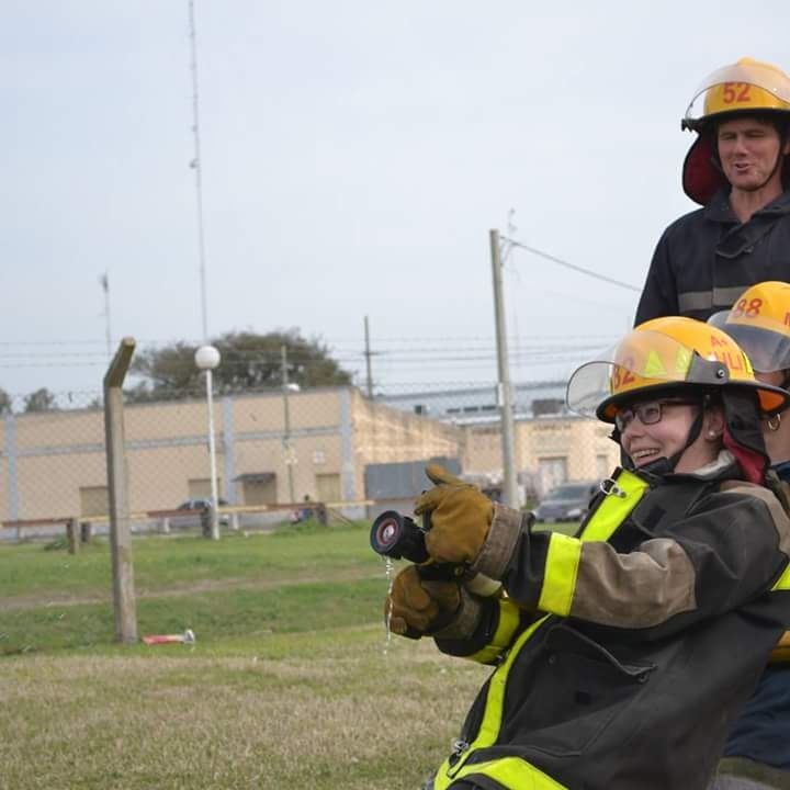 La historia de Juliana resume la de todos sus compañeros Bomberos Voluntarios de Ramírez