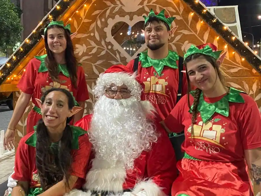 El espíritu navideño llenó el centro de Rafaela con una jornada mágica para toda la familia