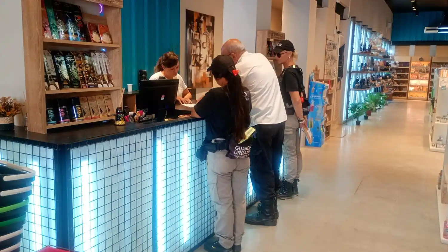 Prohibición de lavacoches en el centro rafaelino: el Municipio continúa informando a comercios y domicilios