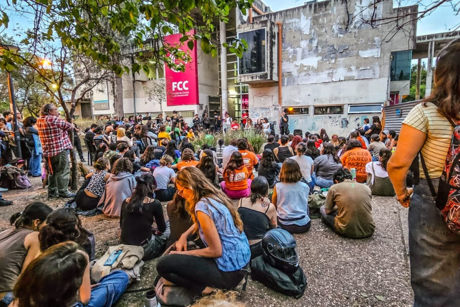 Continúan las tomas en la UNC en protesta al veto presidencial