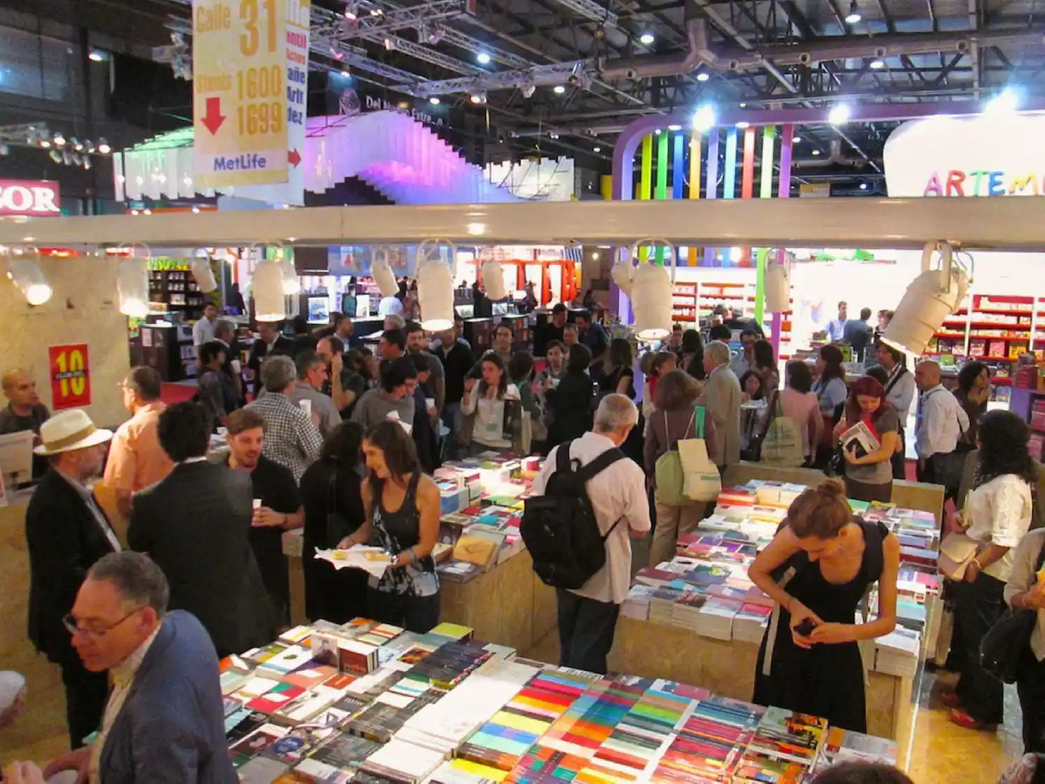 Editorial Unicen coordina panel de derechos de autor en la Feria del Libro
