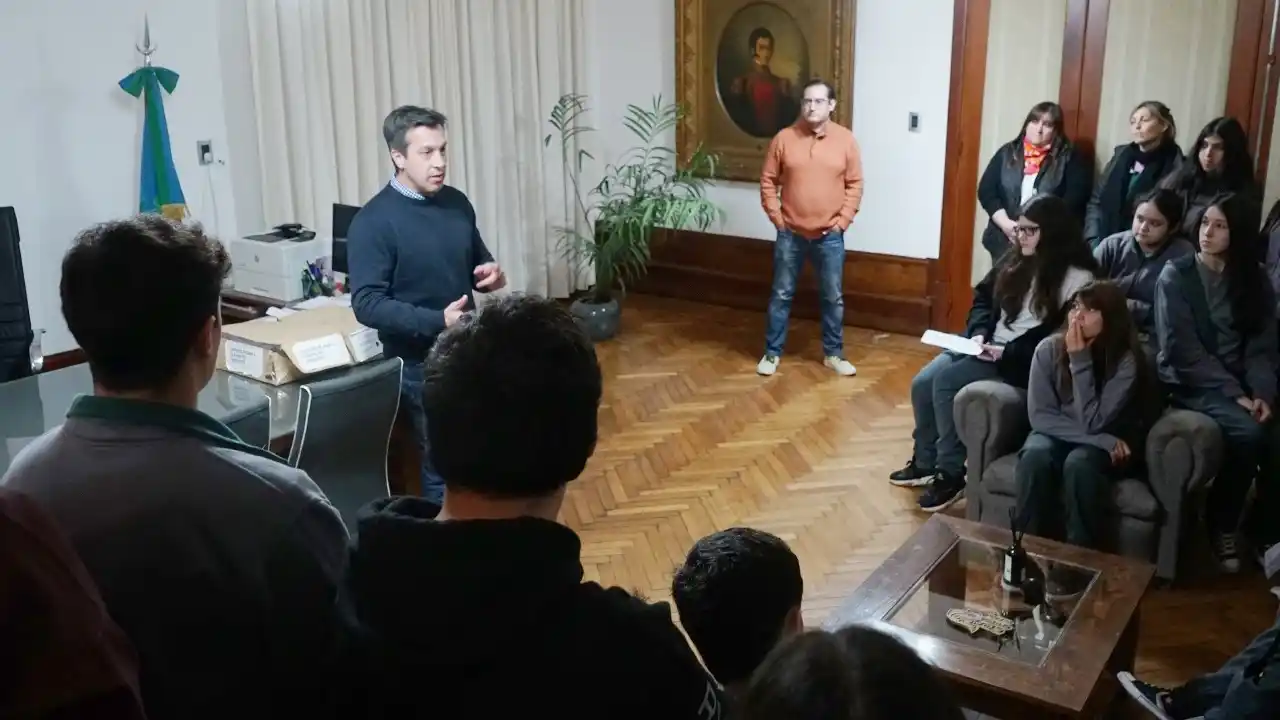 El Intendente recibió la visita de un grupo de alumnos del Instituto Divino Maestro