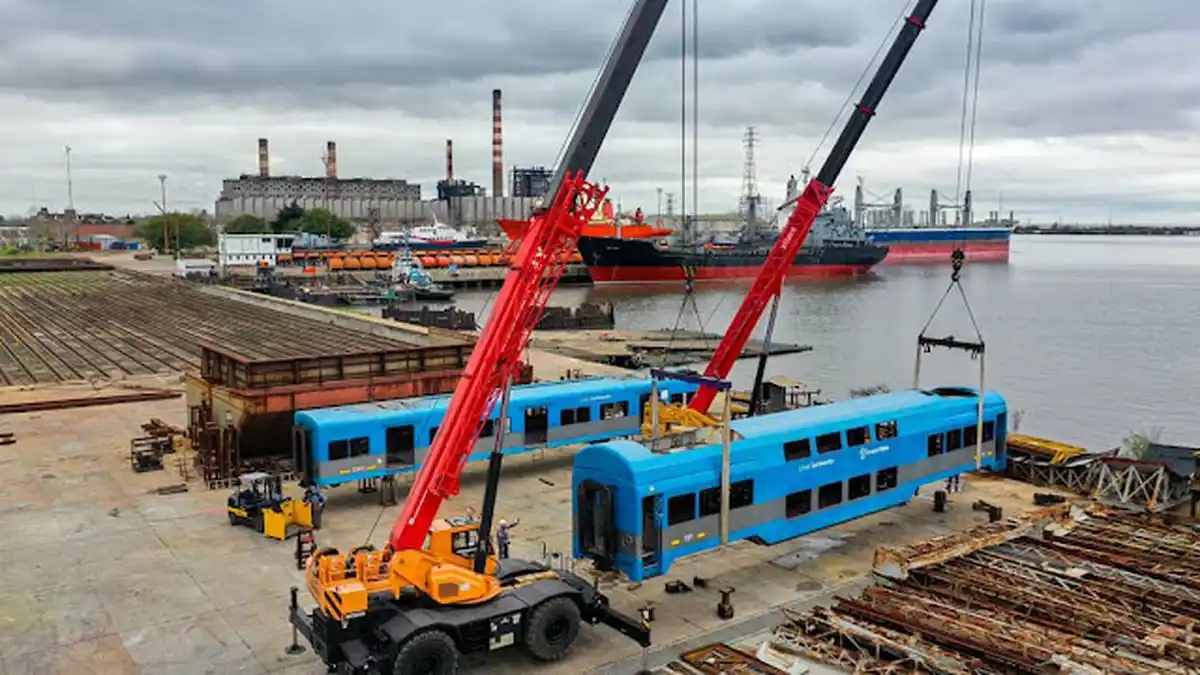 Vuelven los trenes doble piso para el servicio interurbano