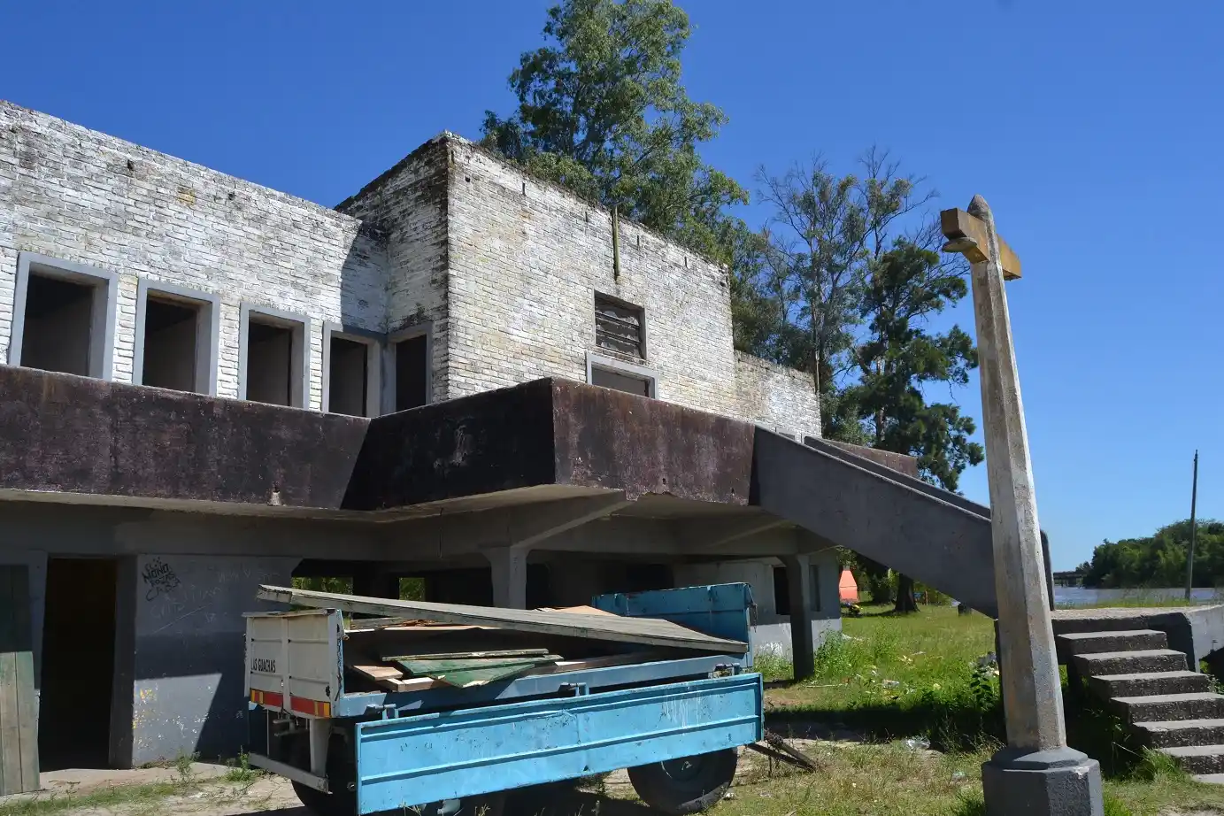 El Club BH avanza con tareas de reparación y puesta en valor en el Balneario Municipal