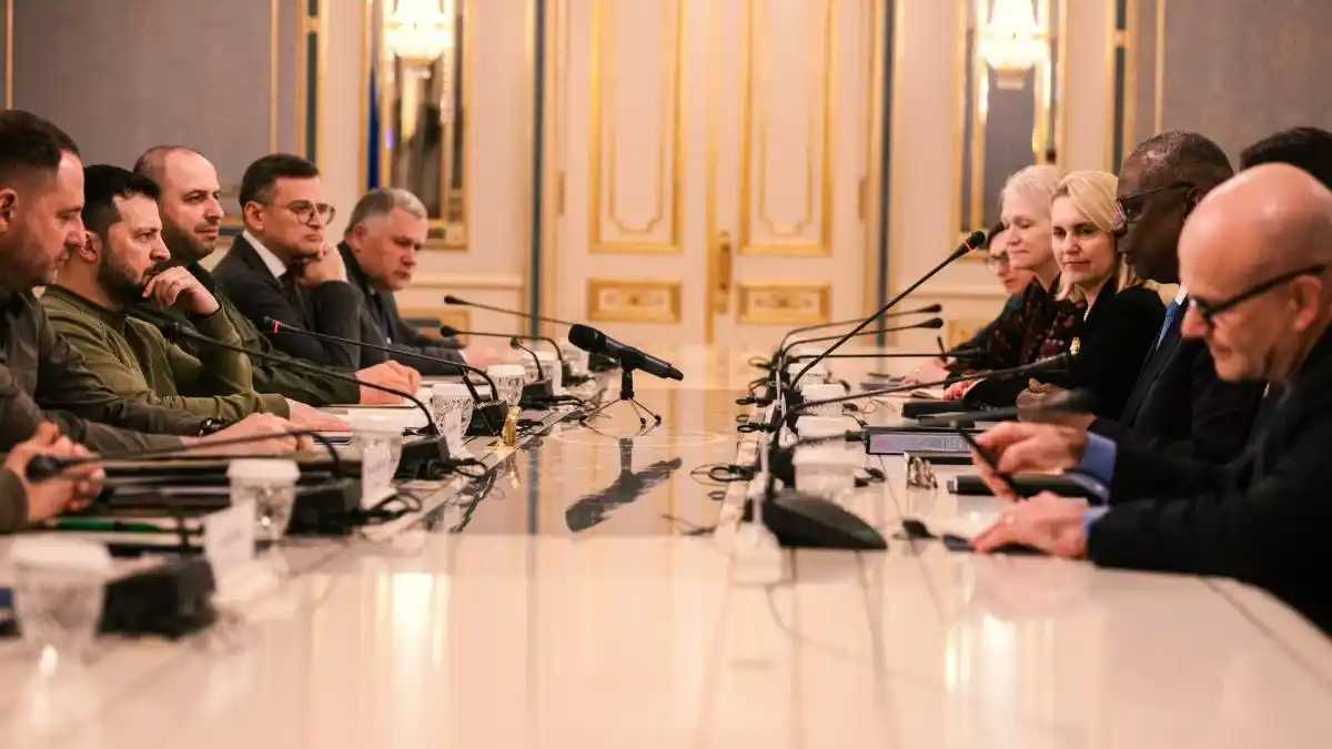 Ucrania dice que la mitad de las armas  que recibe de Occidente llega tarde